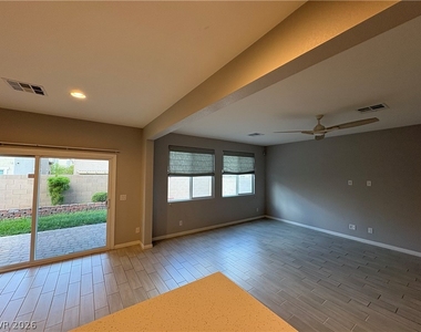 9898 Poplar Point Avenue - Photo Thumbnail 6