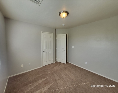9482 Oro Bullion Street - Photo Thumbnail 7