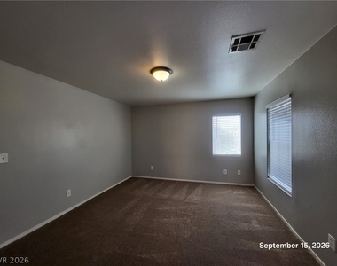 9482 Oro Bullion Street - Photo Thumbnail 15