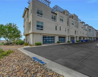3348 Esker Ridge Avenue - Photo Thumbnail 74