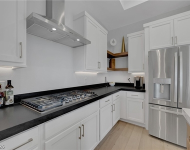 3348 Esker Ridge Avenue - Photo Thumbnail 22