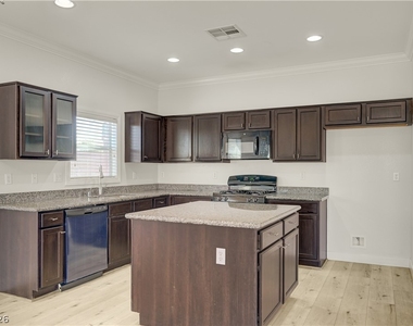 139 Bloomsbury Avenue - Photo Thumbnail 7