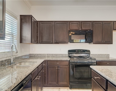 139 Bloomsbury Avenue - Photo Thumbnail 9