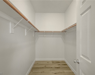 139 Bloomsbury Avenue - Photo Thumbnail 17