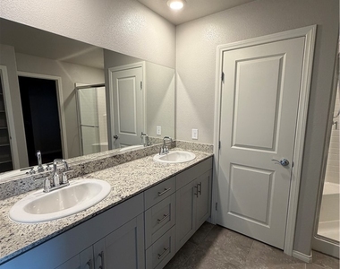 8231 Selenite Street - Photo Thumbnail 36