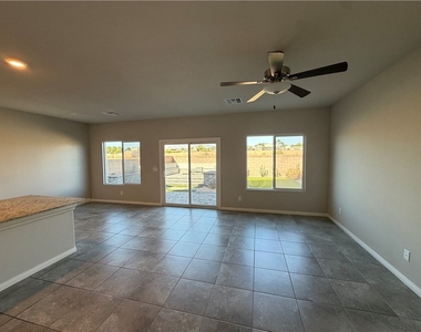 8231 Selenite Street - Photo Thumbnail 4