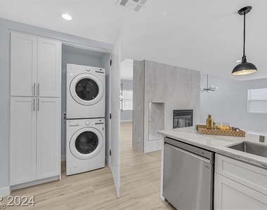 214 Pocahontas Court - Photo Thumbnail 16