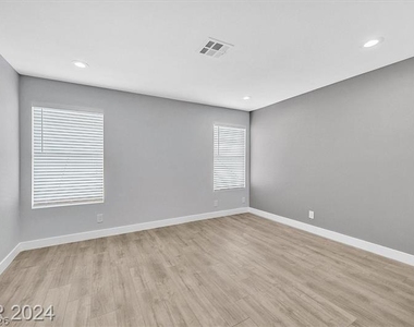 214 Pocahontas Court - Photo Thumbnail 8