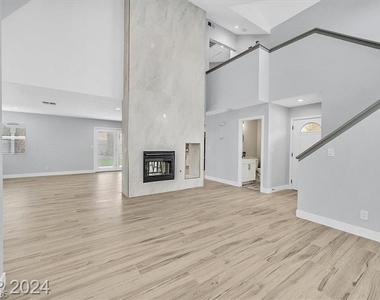 214 Pocahontas Court - Photo Thumbnail 2