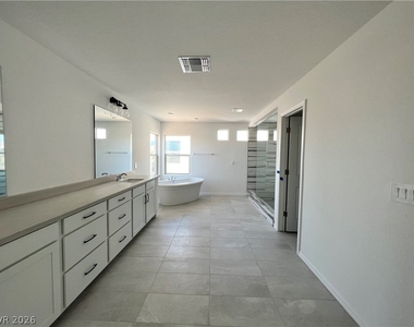 7129 Bold Rock Avenue - Photo Thumbnail 15