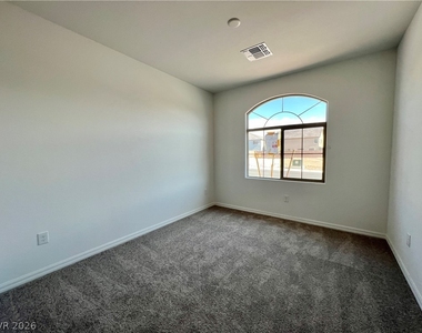 7129 Bold Rock Avenue - Photo Thumbnail 10
