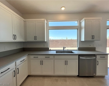 7129 Bold Rock Avenue - Photo Thumbnail 1