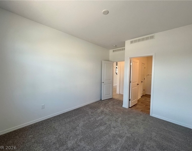 7129 Bold Rock Avenue - Photo Thumbnail 9