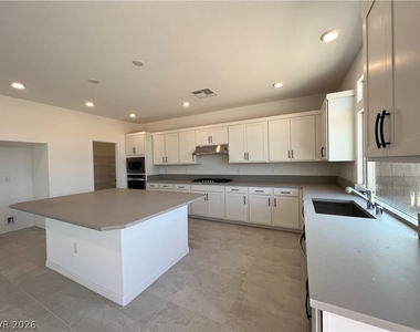 7129 Bold Rock Avenue - Photo Thumbnail 3
