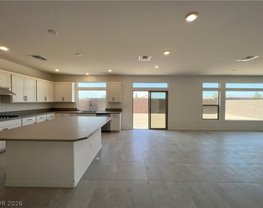 7129 Bold Rock Avenue - Photo Thumbnail 4
