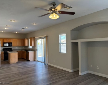 2262 Heavenly Lights Avenue - Photo Thumbnail 3