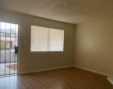 5266 Lisagayle Court - Photo Thumbnail 2