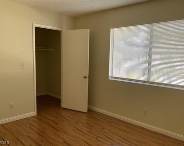 5266 Lisagayle Court - Photo Thumbnail 8