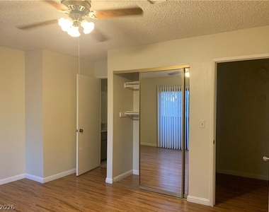 5266 Lisagayle Court - Photo Thumbnail 9