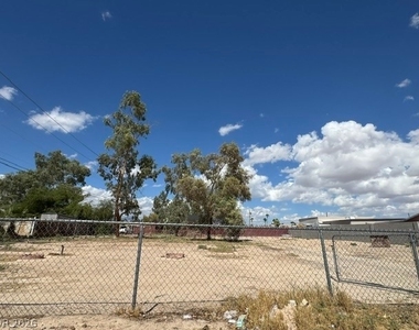 4760 E Van Buren Avenue - Photo Thumbnail 1