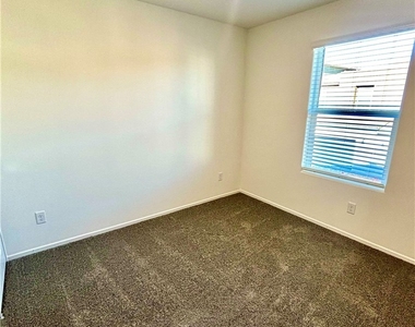 7373 Philip Cove Street - Photo Thumbnail 12