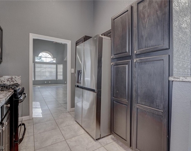 7817 Cape Vista Lane - Photo Thumbnail 16