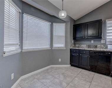 7817 Cape Vista Lane - Photo Thumbnail 12