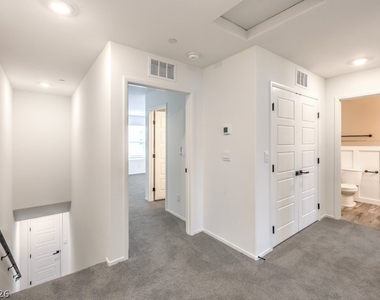7377 Philip Cove Street - Photo Thumbnail 16