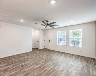 7377 Philip Cove Street - Photo Thumbnail 6