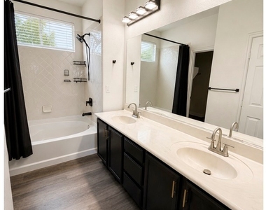 5608 Andes Mountain Avenue - Photo Thumbnail 4