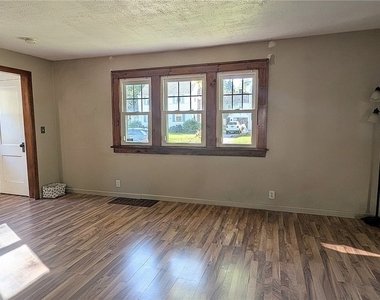 136 Weston Road - Photo Thumbnail 6