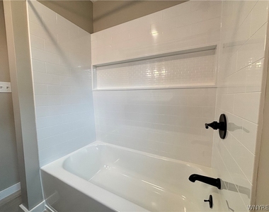 27 Brandel Avenue - Photo Thumbnail 12