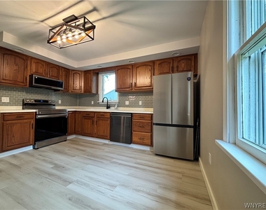 27 Brandel Avenue - Photo Thumbnail 3