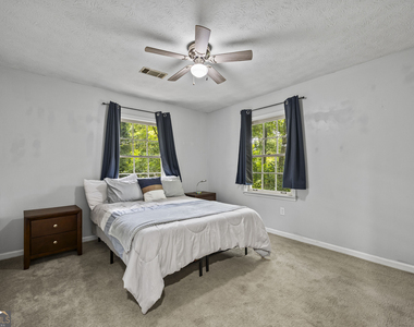 527 University Circle - Photo Thumbnail 12