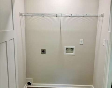 1000 Callaway Avenue - Photo Thumbnail 6