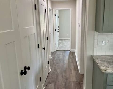 1000 Callaway Avenue - Photo Thumbnail 5