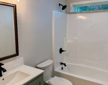 1000 Callaway Avenue - Photo Thumbnail 9