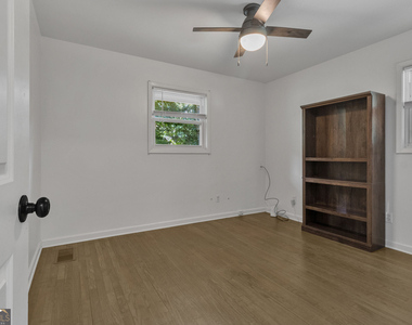 610 Oriole Drive Se - Photo Thumbnail 15