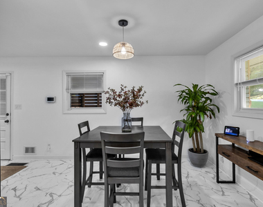 610 Oriole Drive Se - Photo Thumbnail 6