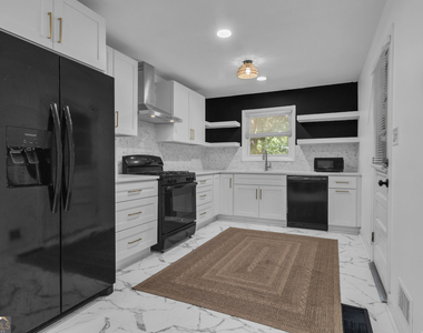 610 Oriole Drive Se - Photo Thumbnail 8