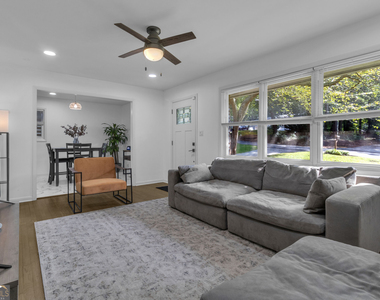 610 Oriole Drive Se - Photo Thumbnail 12