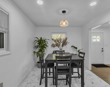 610 Oriole Drive Se - Photo Thumbnail 7