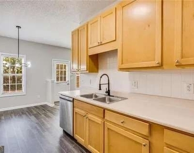 762 Commerce Boulevard - Photo Thumbnail 2