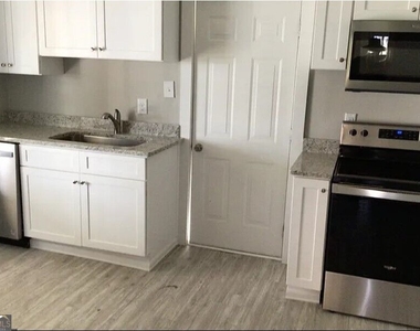 201 S Pine Street - Photo Thumbnail 3