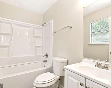 2741 Oxford Drive - Photo Thumbnail 13