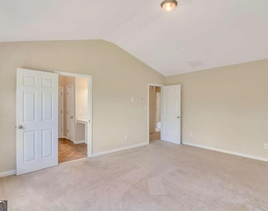 3803 Memphis Drive - Photo Thumbnail 4