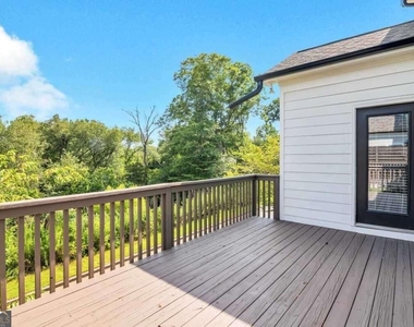 3803 Memphis Drive - Photo Thumbnail 12