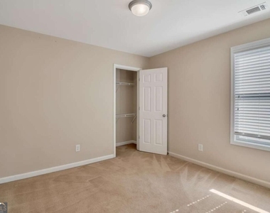 3803 Memphis Drive - Photo Thumbnail 10
