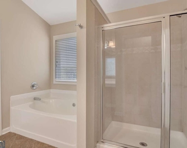 3803 Memphis Drive - Photo Thumbnail 6