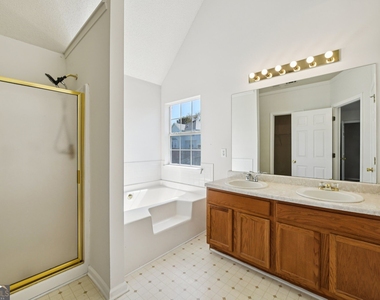 6163 Remington Park - Photo Thumbnail 10